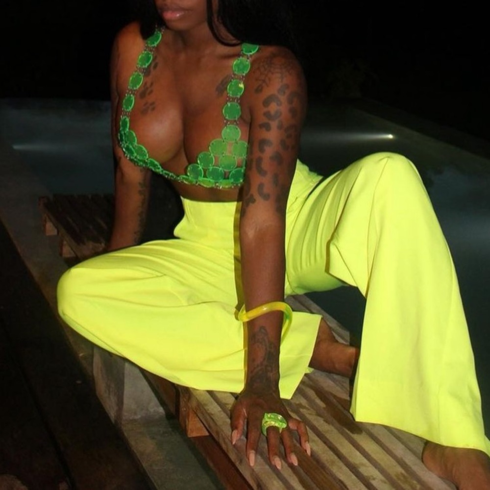 Green Bra - Picture 2 of 3